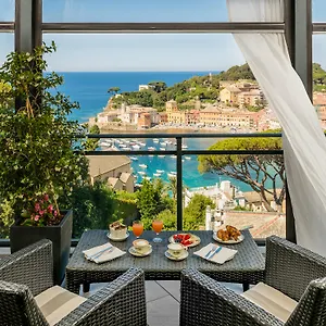 Vis à Vis Hotel